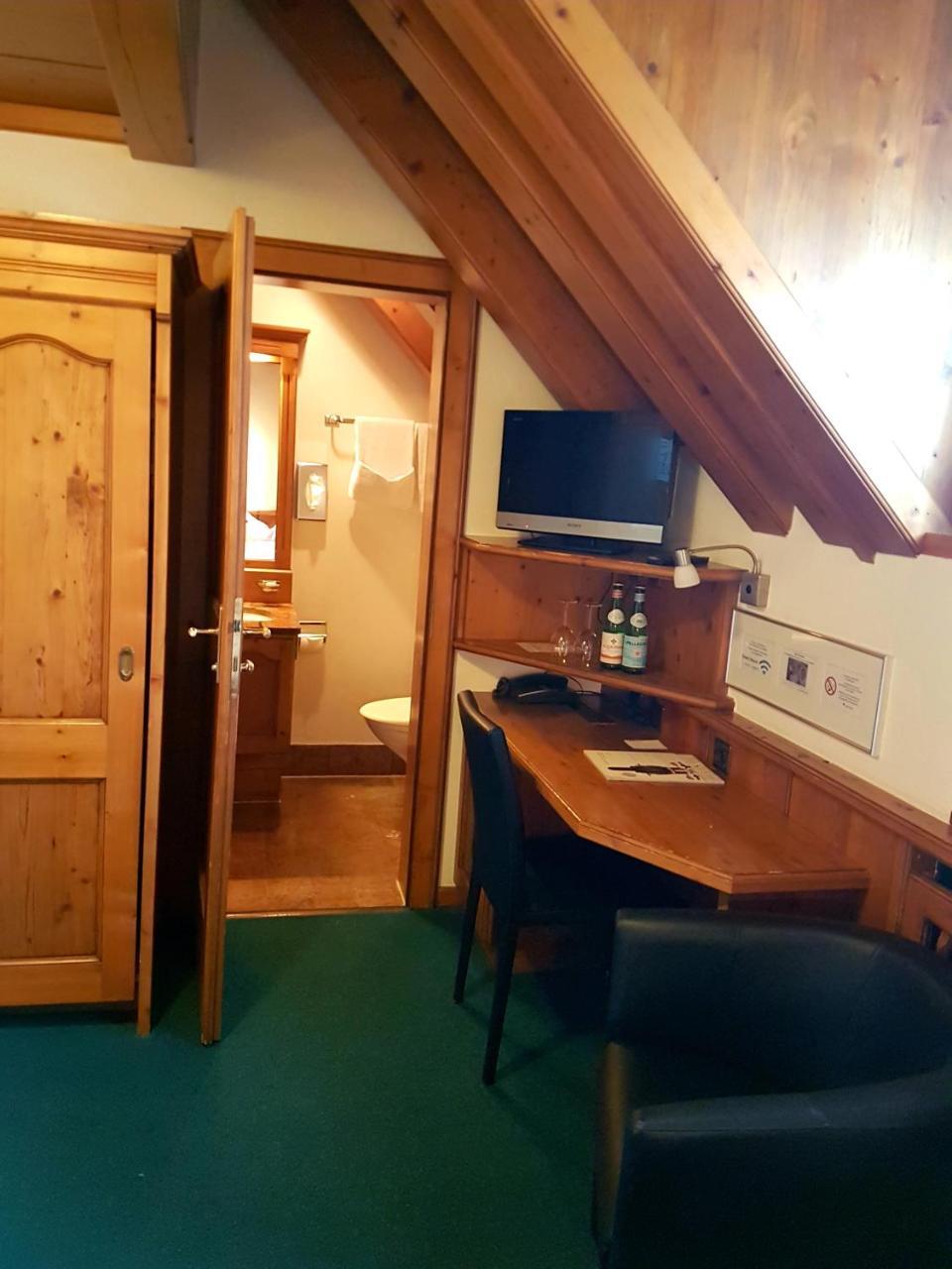 Hotel Zum Kreuz Suhr Extérieur photo