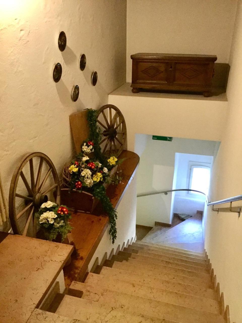 Hotel Zum Kreuz Suhr Extérieur photo